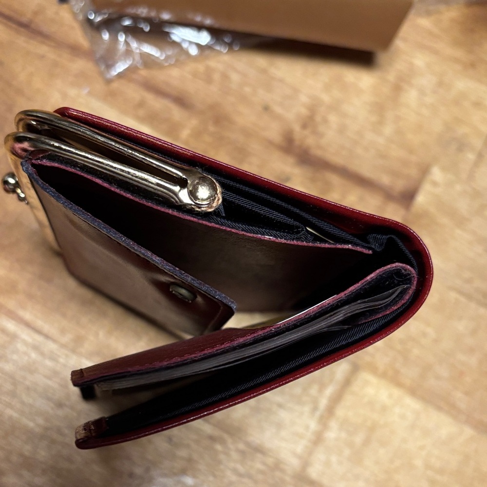 Buxton vintage rare Women's Red Leather Wallet NEW - Picture 7 of 13